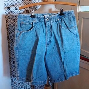 Vintage Guess 34 denim jean shorts 34